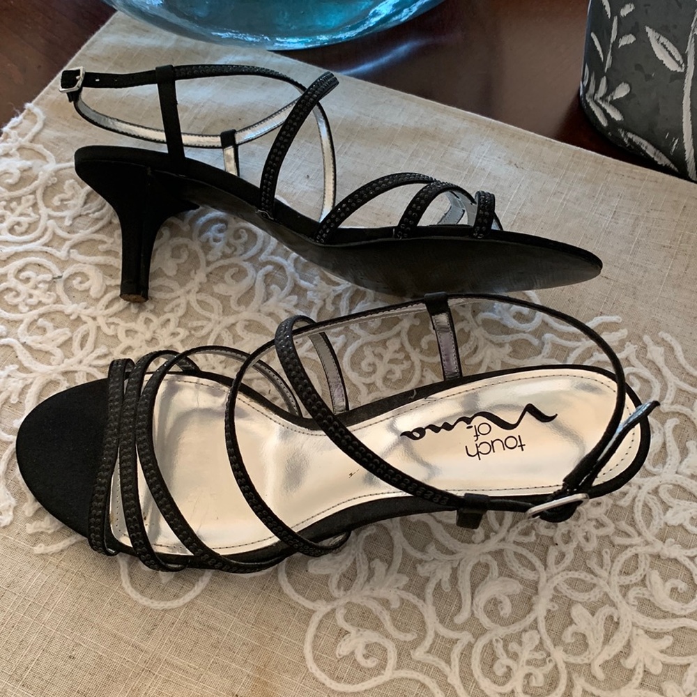 Touch of Nina black strappy sandals size 7.5”